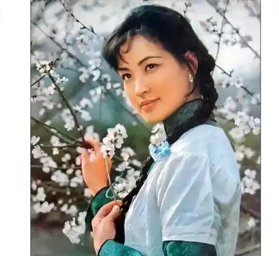 刘晓庆年轻时真漂亮那时候的她清水出芙蓉人美心灵更美