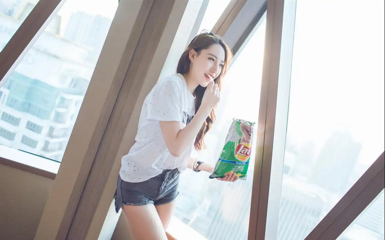 宅男女神清新养眼写真桌面壁纸