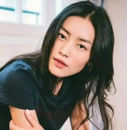 曲线柔和的脸型会让整个人看上起更加充满气质,其实最重要的就是面部