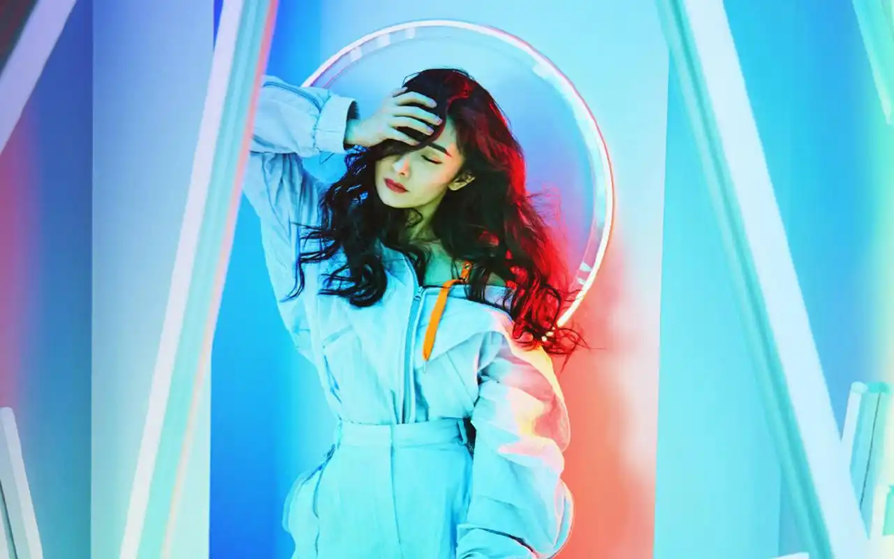 杨幂时尚率性写真图片桌面壁纸-大陆明星-手机壁纸下载-美桌网