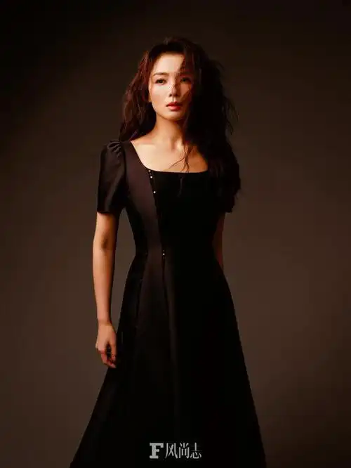 美女演员刘涛今日最新杂志大片出炉啦!涛姐好美啊!