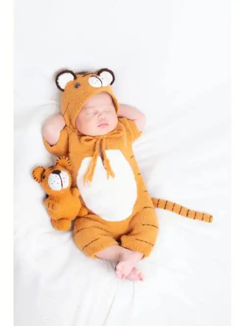 新生儿照可可爱爱的