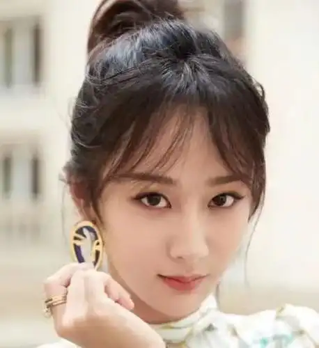 杨紫 彭小苒 杨幂 关晓彤 周雨彤 谭松韵 刘涛 迪丽热巴 赵露思哇