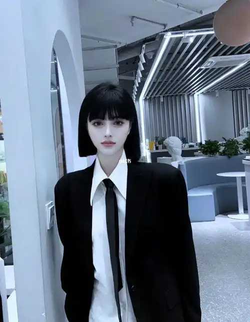 今天是女大学生996995#超a短发  #齐刘海  #女大学生