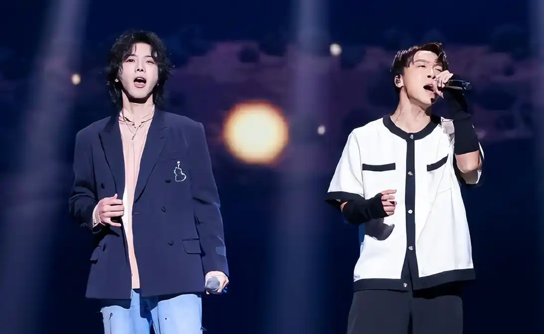 内娱明星被吊打!谭维维被骂上热搜,华晨宇让人心碎,王一博假唱