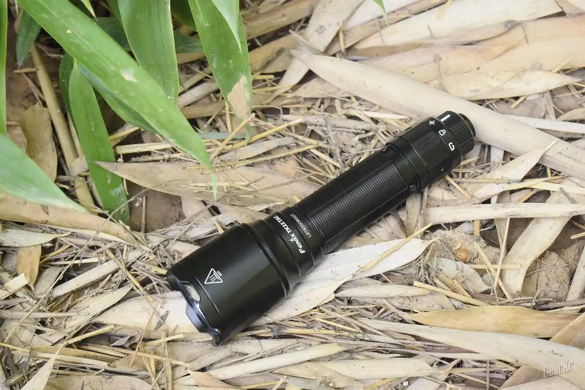 稳定高效强光压制fenix菲尼克斯tk22tac双模式战术手电体验