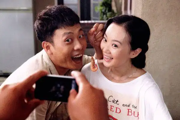 战菁一"海燕牌"女友走红 引发网友心灵悸动