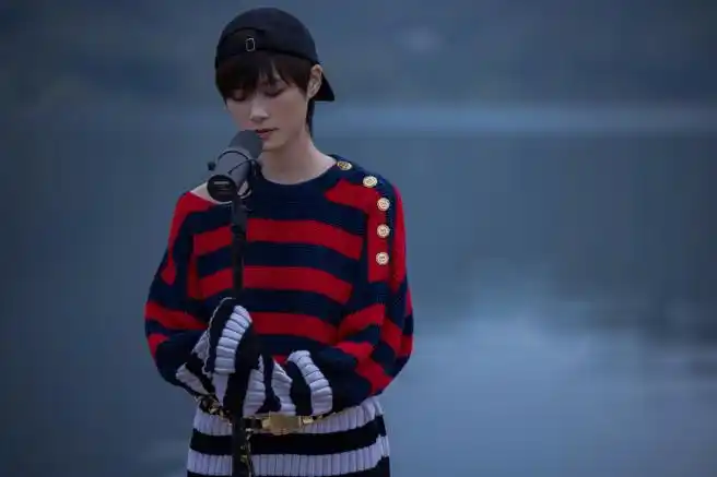 李宇春中秋沐月光live##李宇春月下山水弹唱