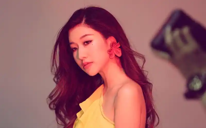 【吴映香】owhat偶像志×吴映香,独家拍摄花絮视频