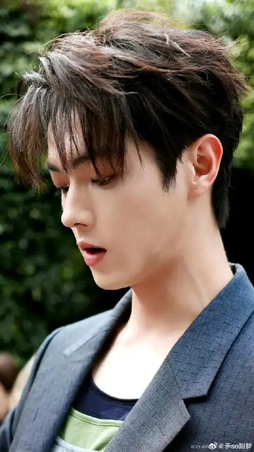 许凯镜头畸变下的颜值##米兰时装周