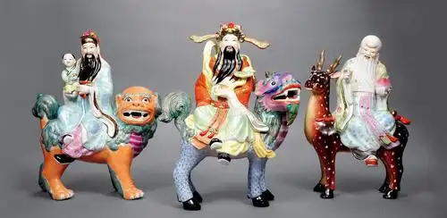 粉彩骑兽福禄寿 一套三件