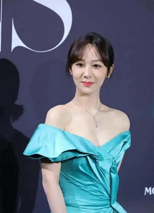 31岁杨紫,邻家姑娘饱满性感!|家有儿女|二级演员_网易订阅