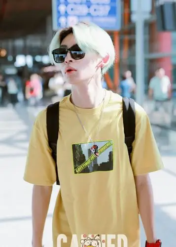 机场街拍夏日限定清新小鬼