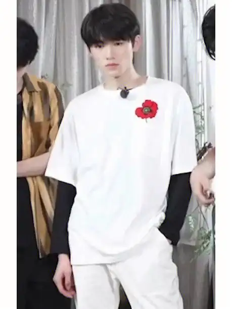 斯哈轩哥腹肌以后多露露