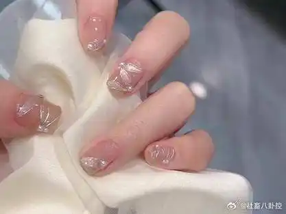 创作灵感 #美甲教程 #短指甲也可以这么美 #高级耐看的小短甲推荐