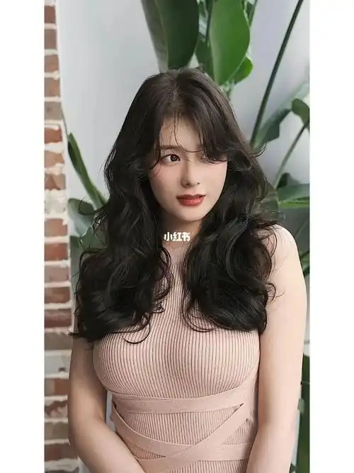 秋冬发型必备 氛围感水波纹烫发