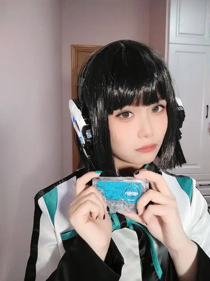 cos #假面骑士 #卡面来打 #伊兹 #颜值 请大家多多 - 抖音