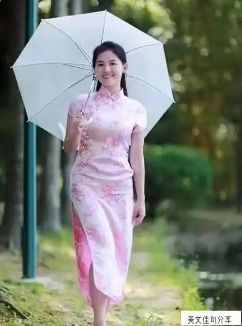 夸赞旗袍女人诗句(夸女人穿旗袍气质优雅诗句)-美文佳句分享录