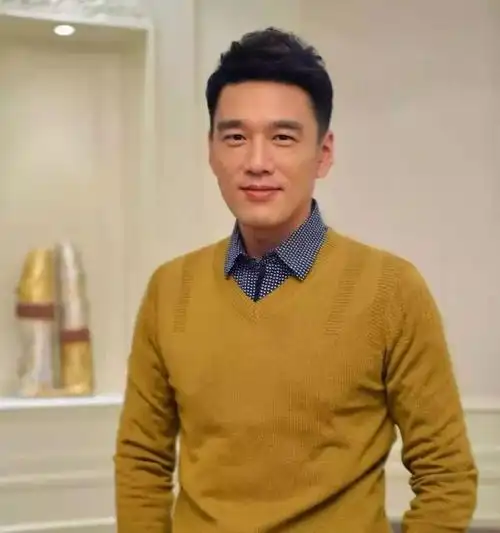 回顾:人帅戏好这4位中年男星,剧里有能力当男主剧外家庭幸福