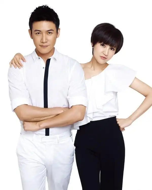 陆毅鲍蕾夫妇又拍写真 展现幸福生活