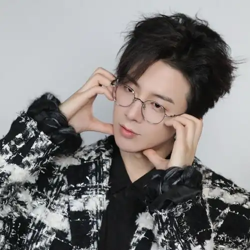 只要时机抓得准,@摩登兄弟刘宇宁江湖大佬也可以有可爱四连拍