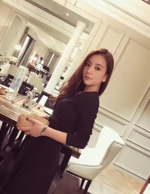 货真价实的天王嫂方媛,颜值与身材都那么的性感出众_形象_事业_郭富城