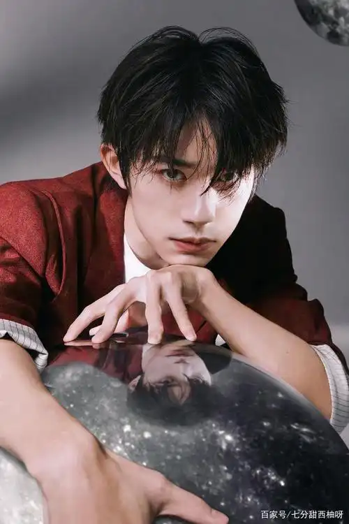 易烊千玺高清壁纸图集