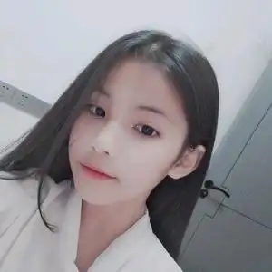 年级啦 是个爱跳舞的女孩纸学过中国舞现在学(拉丁舞)哟 今年11岁啦