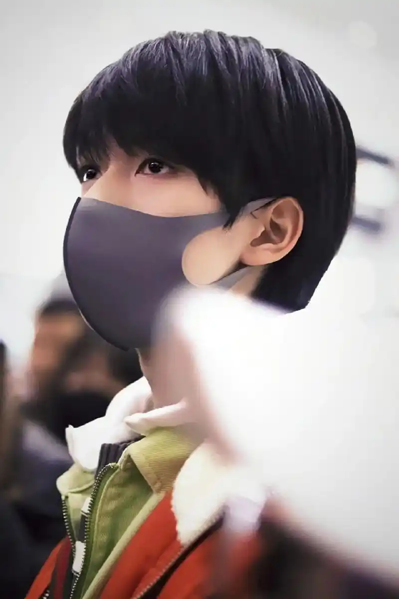 宝宝眼睛总是亮晶晶的,让人心软软#贺峻霖#清冷感#时代少年团