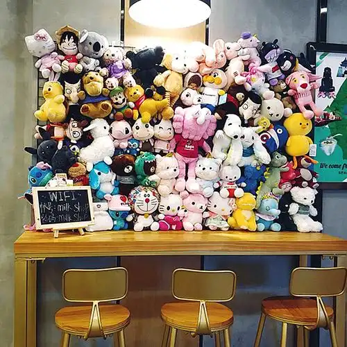 奶茶店网红装饰娃娃墙自拍公仔背景墙毛绒玩具少女生日惊喜礼物