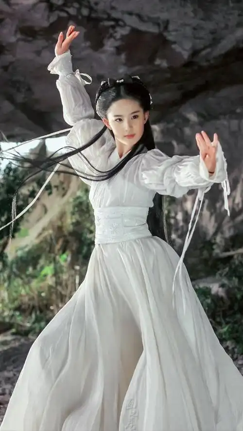 回顾刘亦菲妈妈刘晓莉:两婚两离65岁依旧单身,长得比