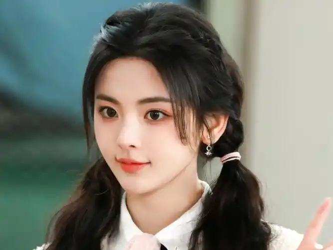 杨超越双马尾好清纯