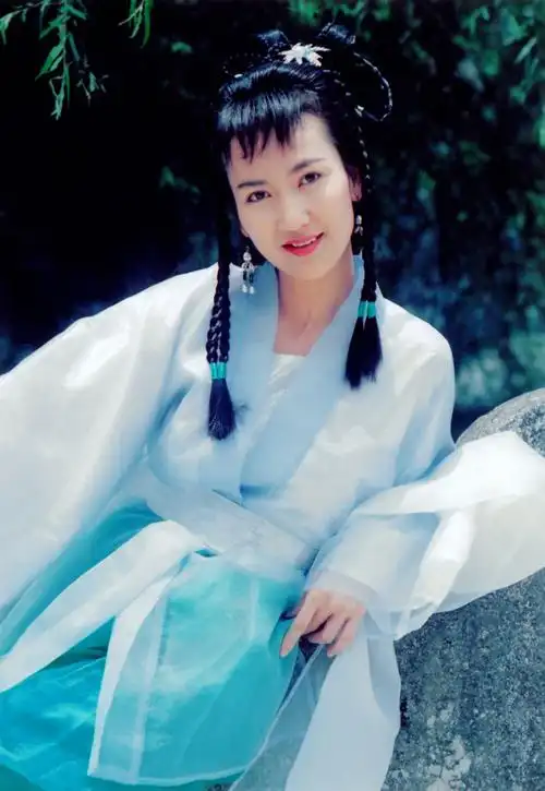 罕见剧照老照片,《白蛇传》中最经典的小青|白蛇传|陈美琪|剧照_新浪