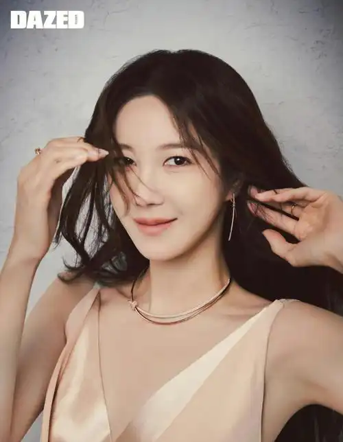 李智雅dazedkorea3月刊