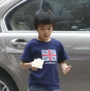 那英儿子高兴:被父亲抛弃后留下阴影,继父的出现治愈他半生