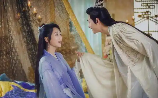 而陈晓抱起刘亦菲的一幕更是美得令人叹为观止.