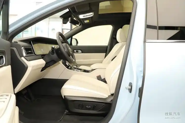 2020款理想one增程6座版前排座椅提示支持键盘翻页左右