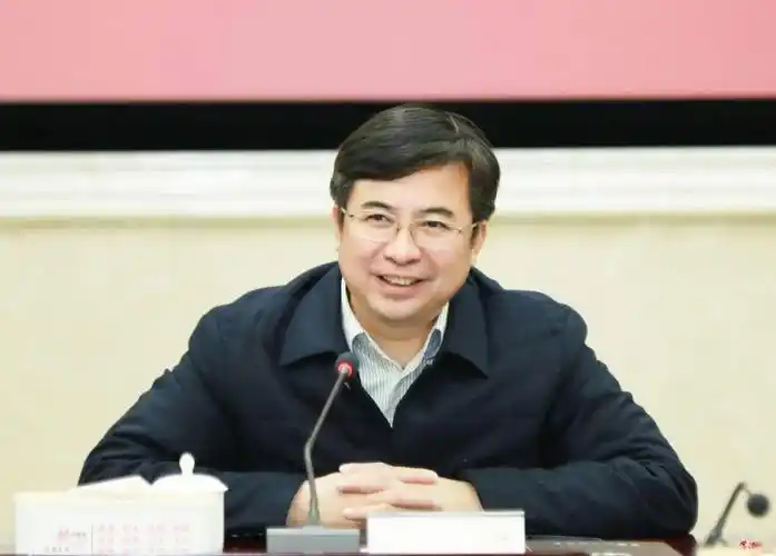 周德睿在市委新冠肺炎疫情防控工作领导小组(扩大)会议上指出:发扬能