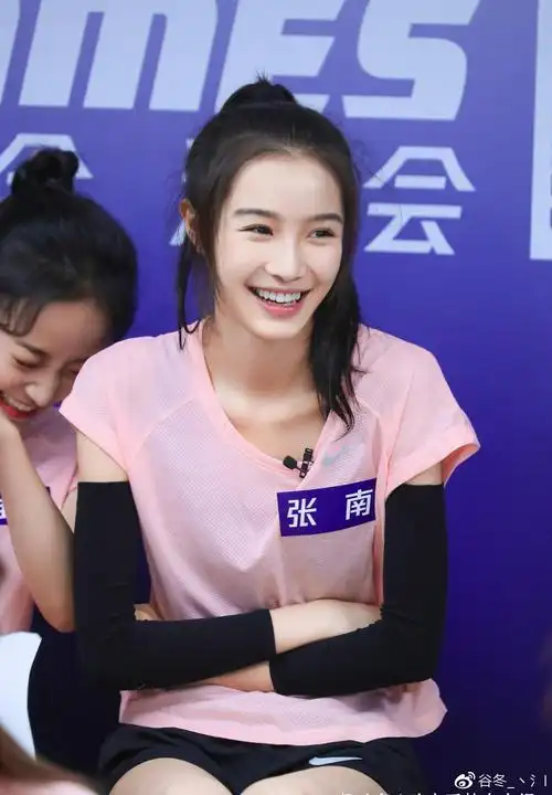 于正为了捧新人演员张南,疑似映射把赵丽颖和陈晓的感情.