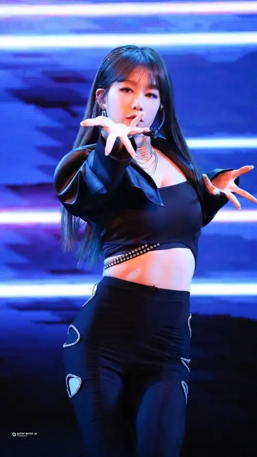 搬徐梦洁生日会舞台 辣妹甜妹随机切换(已更新 辣死人不偿命)