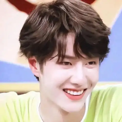 【王一博头像】