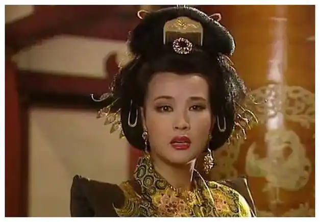 同样是演武则天,把钟楚曦,殷桃,刘晓庆放一起,差距一目了然_观众