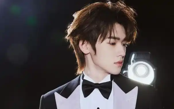 240206时代少年团宋亚轩王者荣耀直播首秀粉丝期待值爆棚