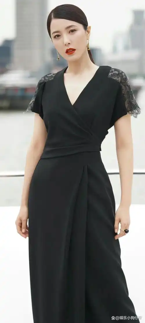 艳压王祖贤肤若凝脂曲线诱人曾黎不愧是中戏两百年第一美