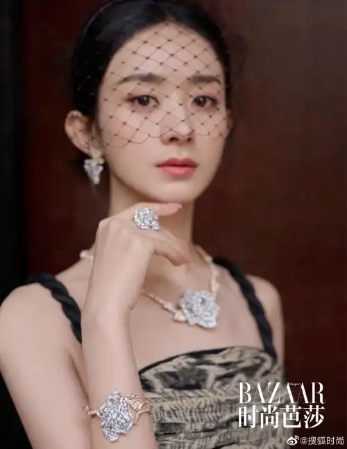 星鲜事#【#赵丽颖夏日繁花大片#】@赵丽颖解锁2021年第二个五大刊封面