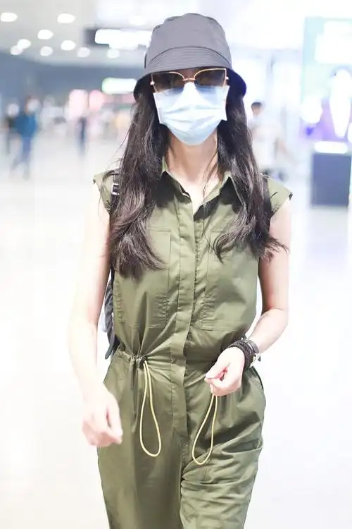 7月14日,韩雪现身上海机场.