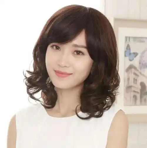 中年女性烫发显老?避开这3个雷区,时髦气质又显年轻_发型_显得_脸型