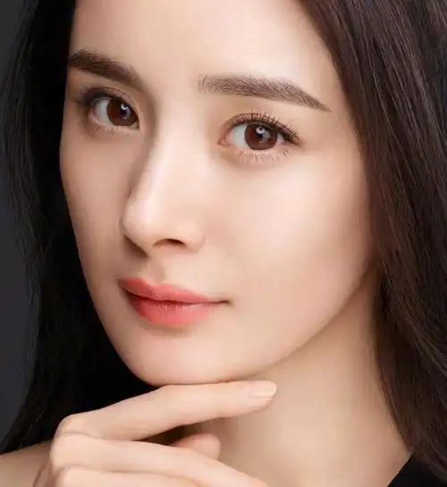 真实女生眼睛照片女生漂亮的眼睛图片