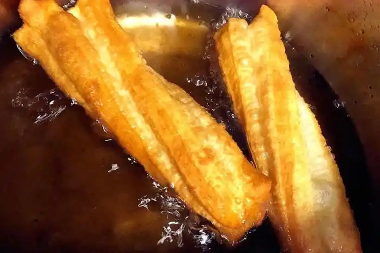 家中最简单炸油条方法(自制油条的做法)-52线报网