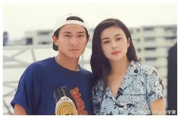 他才终于承认和朱丽倩已经于2008年在美国拉斯维加斯注册结婚了,但